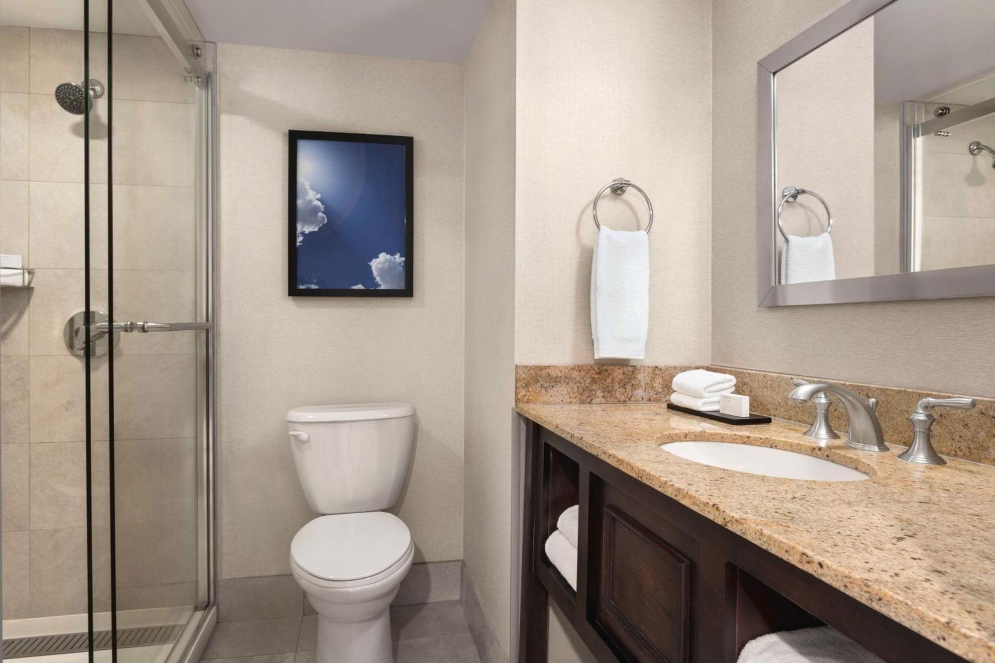 Embassy Suites By Hilton Kansas City Overland Park Bagian luar foto